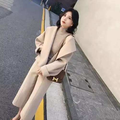 时尚女王杨幂的穿衣之道,这样的一件大衣必不可少