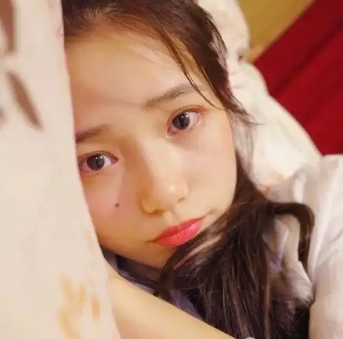 女生头像年少的我们喜欢一个人