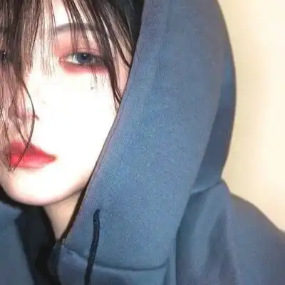 睡前发朋友圈的伤感句子,心痛无奈,看完想哭