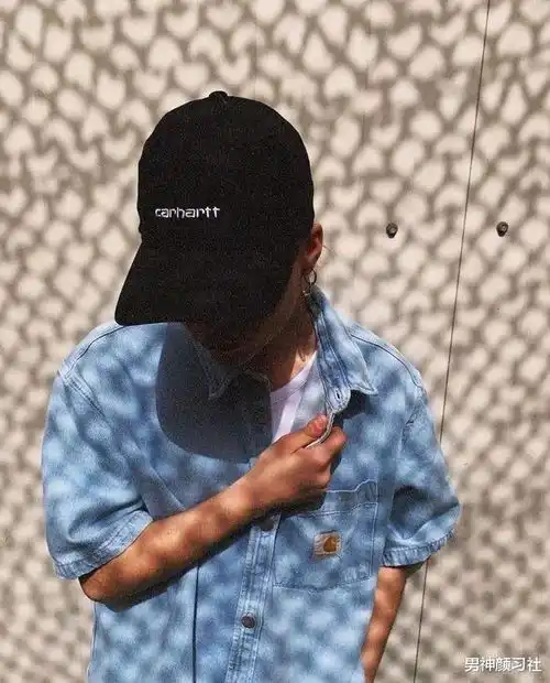男生缺什么都不能缺一顶好看的棒球帽,因为它真的可以让你变帅