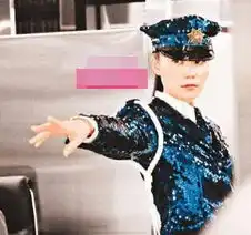 美女明星制服大集合比一比谁更英姿飒爽