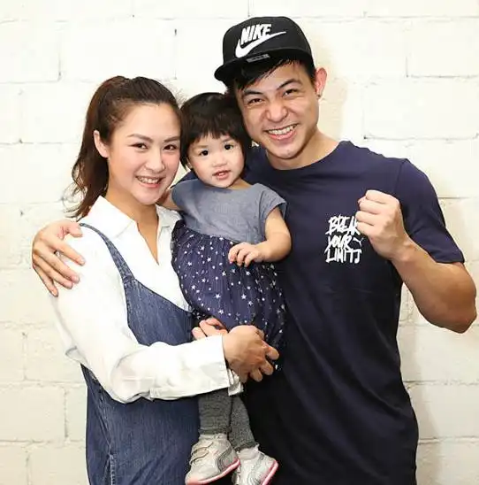 婚变香港女星与老公结婚4年突然感慨所有的离开都是有征兆的