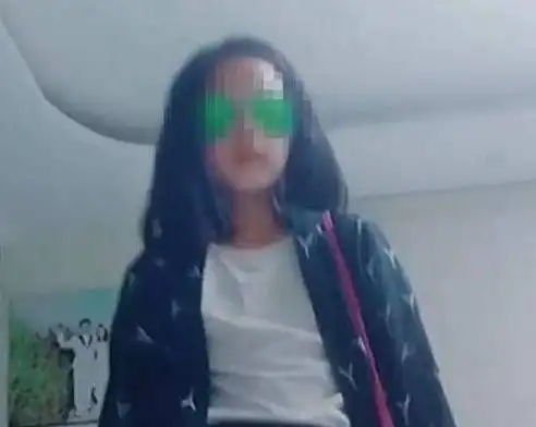 抖音有毒一个9岁女孩,看其上传的视频,网友看不下去