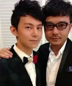 曾与汪涵何炅平起平坐,后被妻子怂恿跳槽,如今沦为婚礼司仪