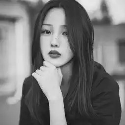 最新独一无二的黑白女生头像高冷范何必伤了自己成全别人