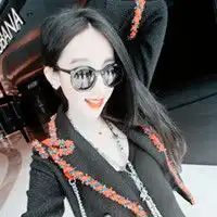风情万种qq女生头像外表很阳光内心灰常阴