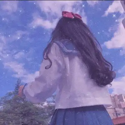 天空背景女头,有一两对闺头
