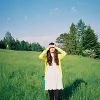 绿色背景唯美美女头像微信头像图片大全
