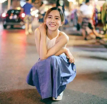 穿衣搭配技巧攻略瘦弱飞机场女孩,三招驾驭街头风