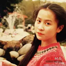 刘嘉玲晒18岁照片感慨青春51岁的她其实仍然年轻