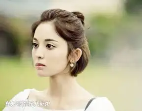 哈尼克孜刚出道就在各大综艺节目露脸,幕后老板原来是正当红的他