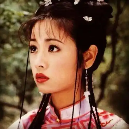 20岁赵薇和20岁林心如,让你在两人选一个做老婆,你会选谁
