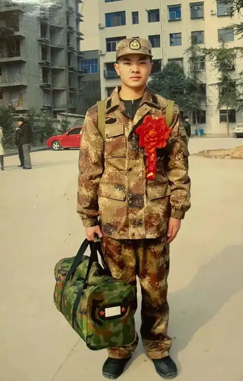 两立三等功搬砖少年,成长为侦察排长