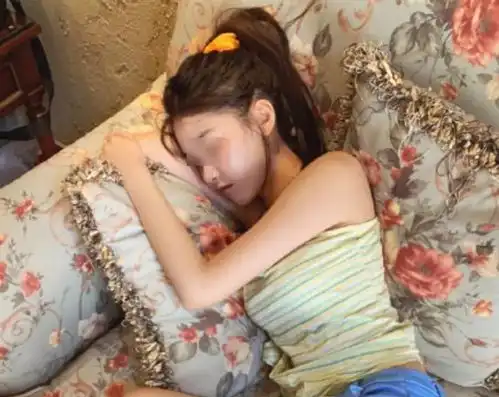 网红半藏森林签约娱乐公司,贴元气少女标签,疑靠选秀出道