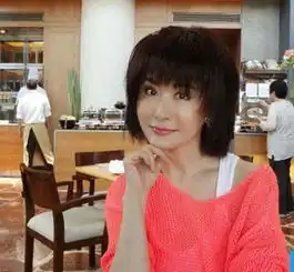 女神遇妖精,范冰冰主动献吻潘迎紫太喜感