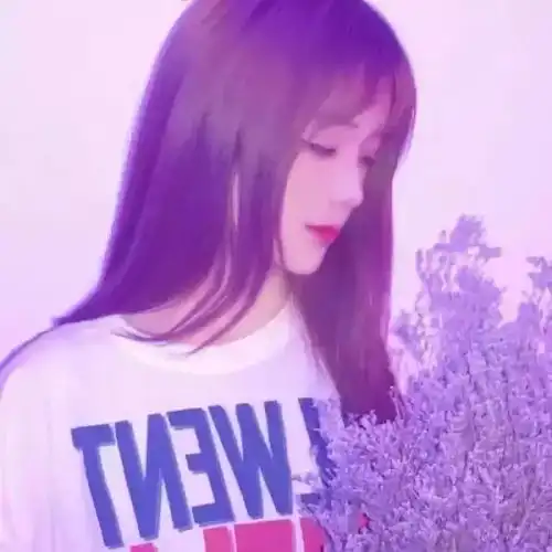 女生头像突如其来的委屈,连笑都带着僵硬619
