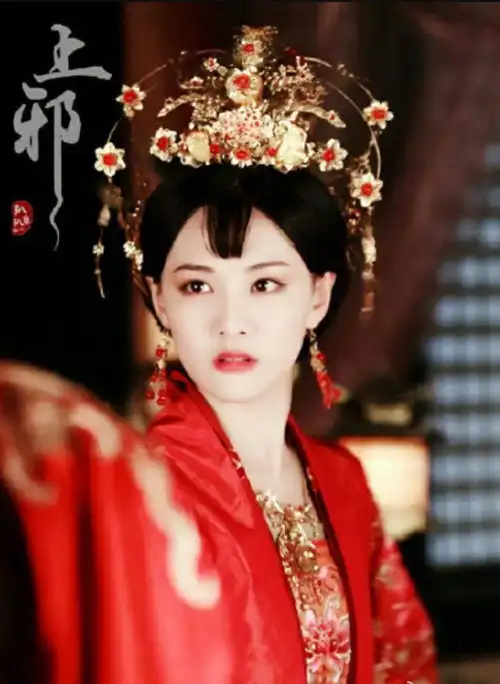 三生三世枕上书里凤九一角,说实话郑爽比热巴...