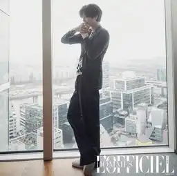 朴宝剑时尚大片公开在天真少年与成熟男人间轻松游走
