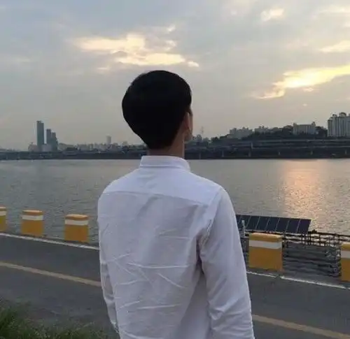 心理测试哪个背影让你有安全感测身边一直关心你的人是谁